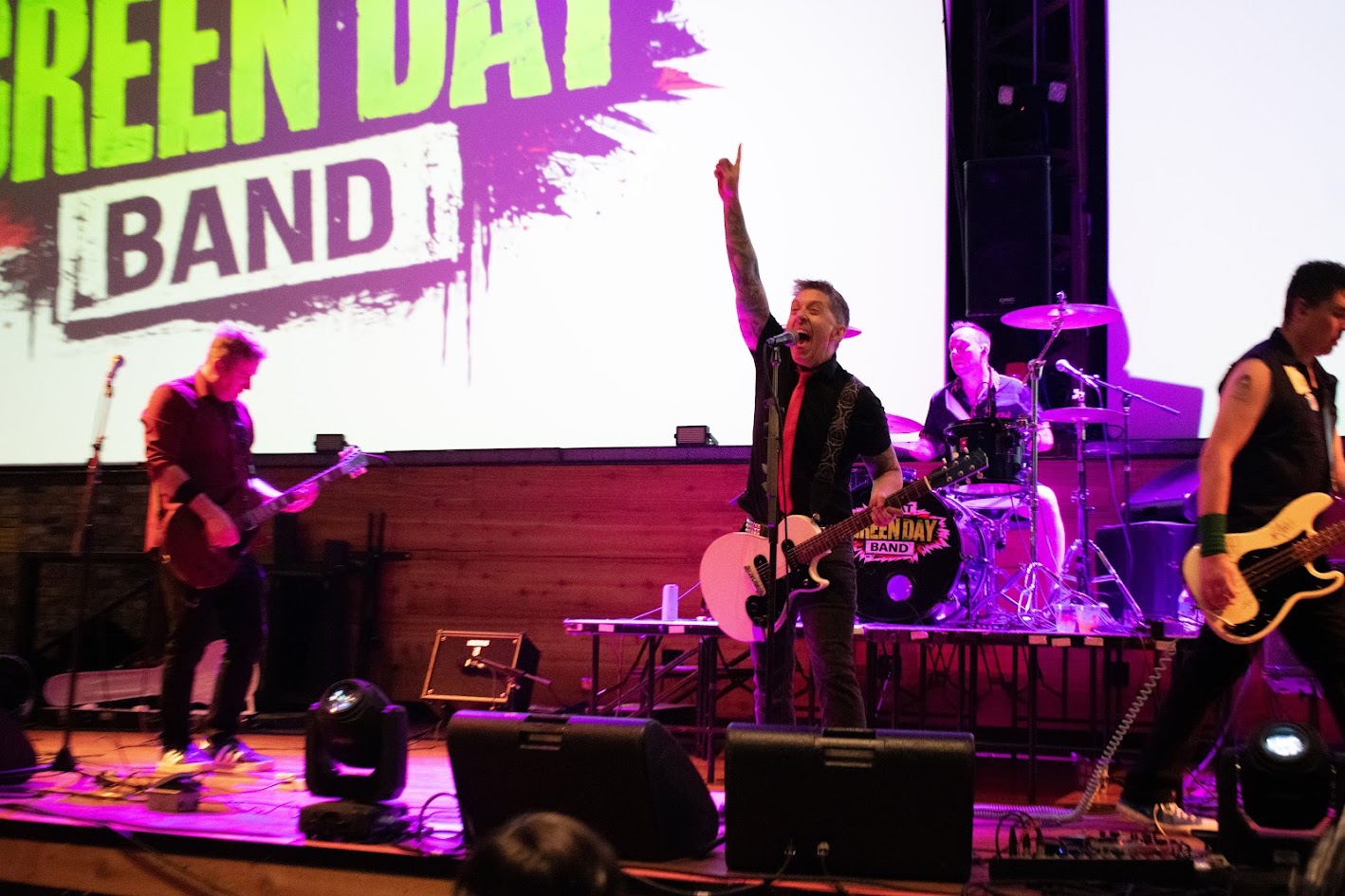 Arms up @ Piazza